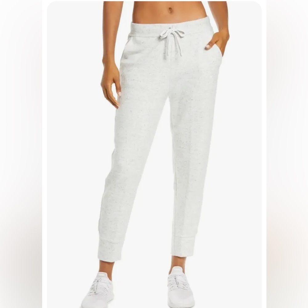 Nike NWT Women's Therma Fleece Jogger Pants DA1459-050 Light Gray Sz XXL PLUS